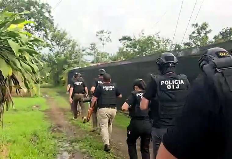Cae menor de edad sospechoso de vender droga a colegiales en La Fortuna